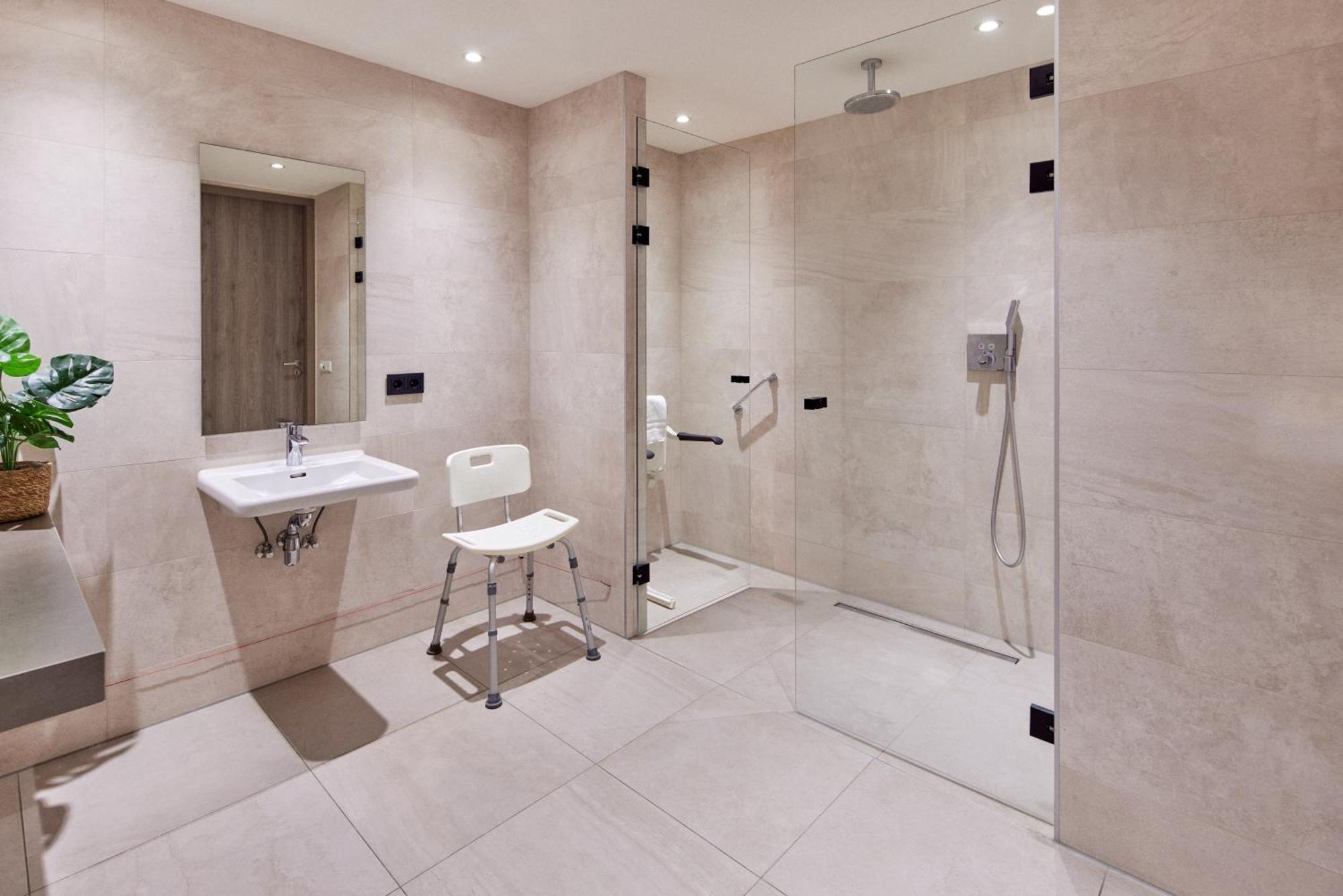 Van Der Valk Hotel Leeuwarden Habitación foto